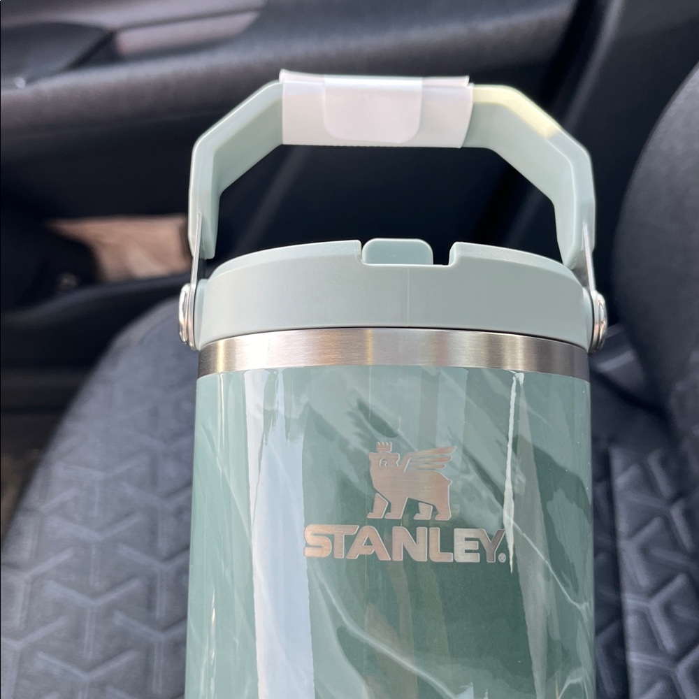 Brand new 40 ounce Stanley - Picture 4 of 5